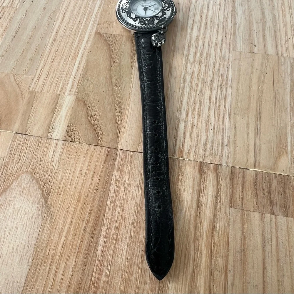 Brighton ladies London silver tone black leather NEW BATTERY